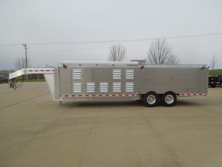 16 crate gooseneck with UTV pad and 2 closets