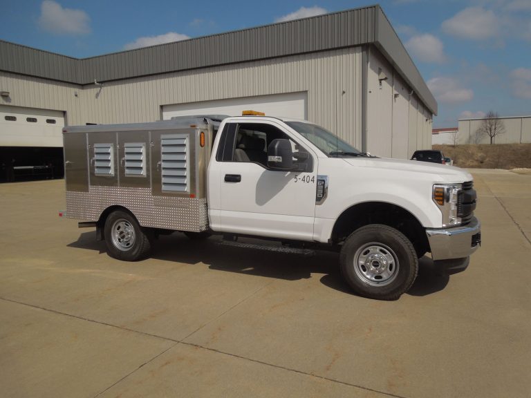 6 crate chassis 8' bed truck truck C