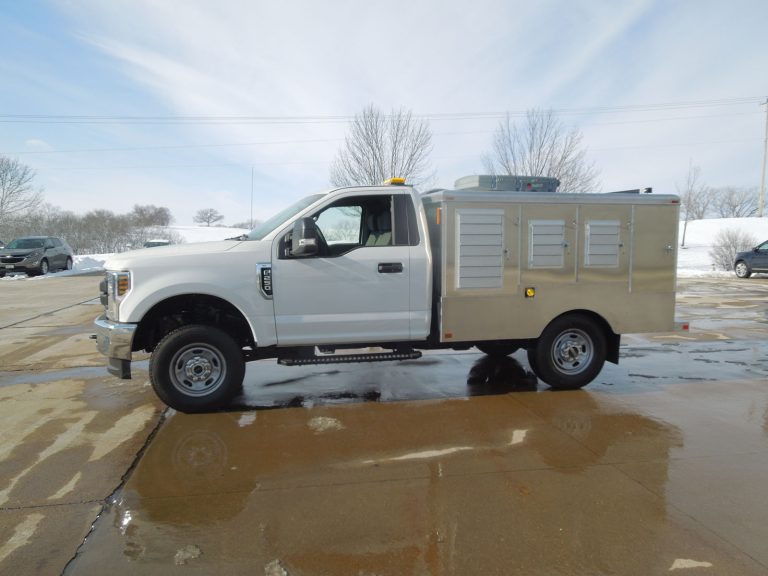 6 crate chassis 8' bed truck truck E